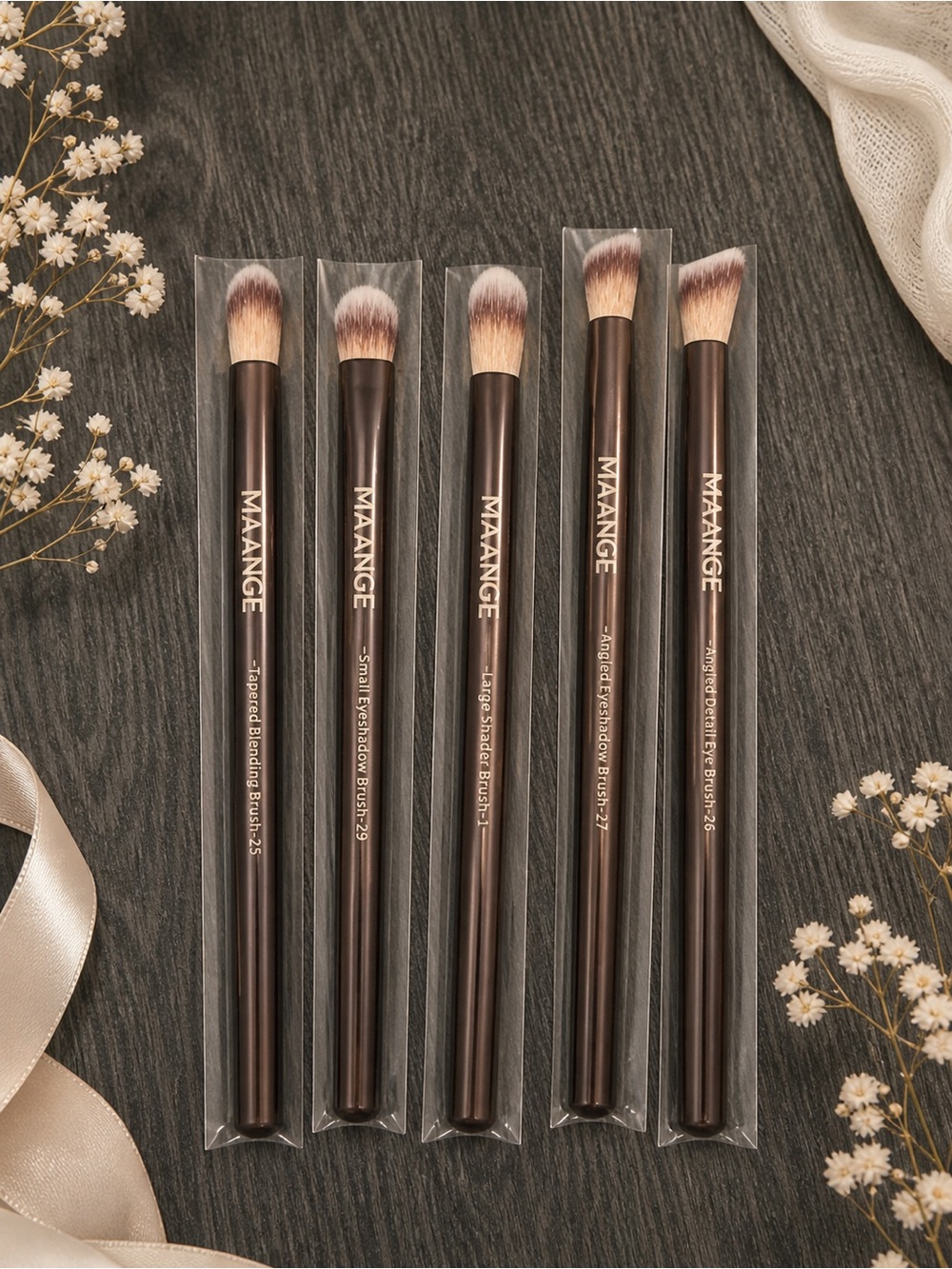 MAANGE Eyeshadow Brush Set - Brown Handles, White-Tipped Bristles